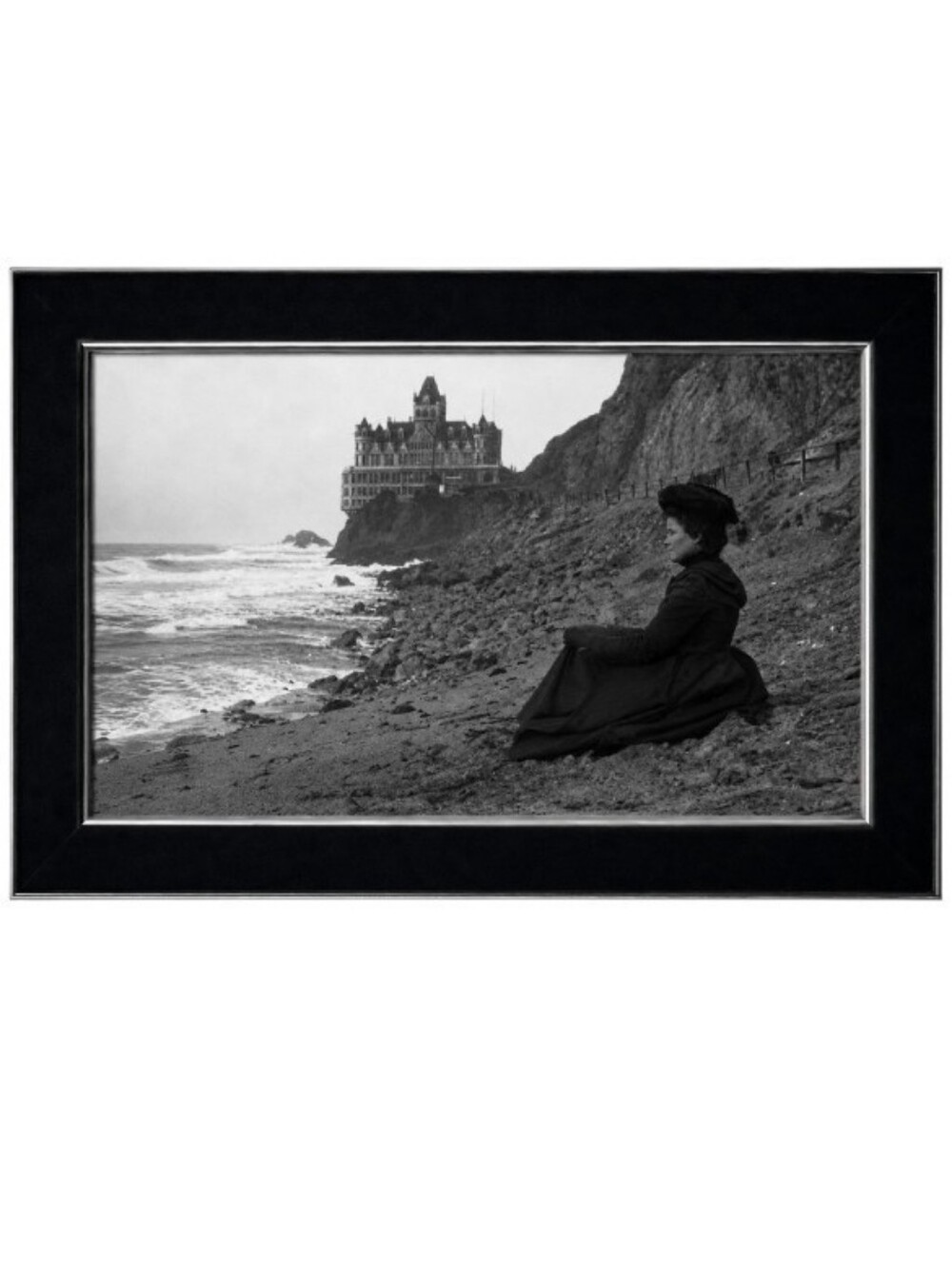 Ocean Vintage woman staring at the sea in front of Cliff House, San Francisco
